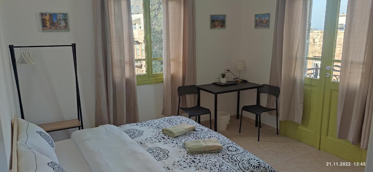 Guesthouse Comfy - Separate Rooms In The Apartment For A Relaxing Holiday Haifa Kültér fotó