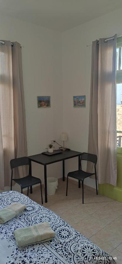 Guesthouse Comfy - Separate Rooms In The Apartment For A Relaxing Holiday Haifa Kültér fotó